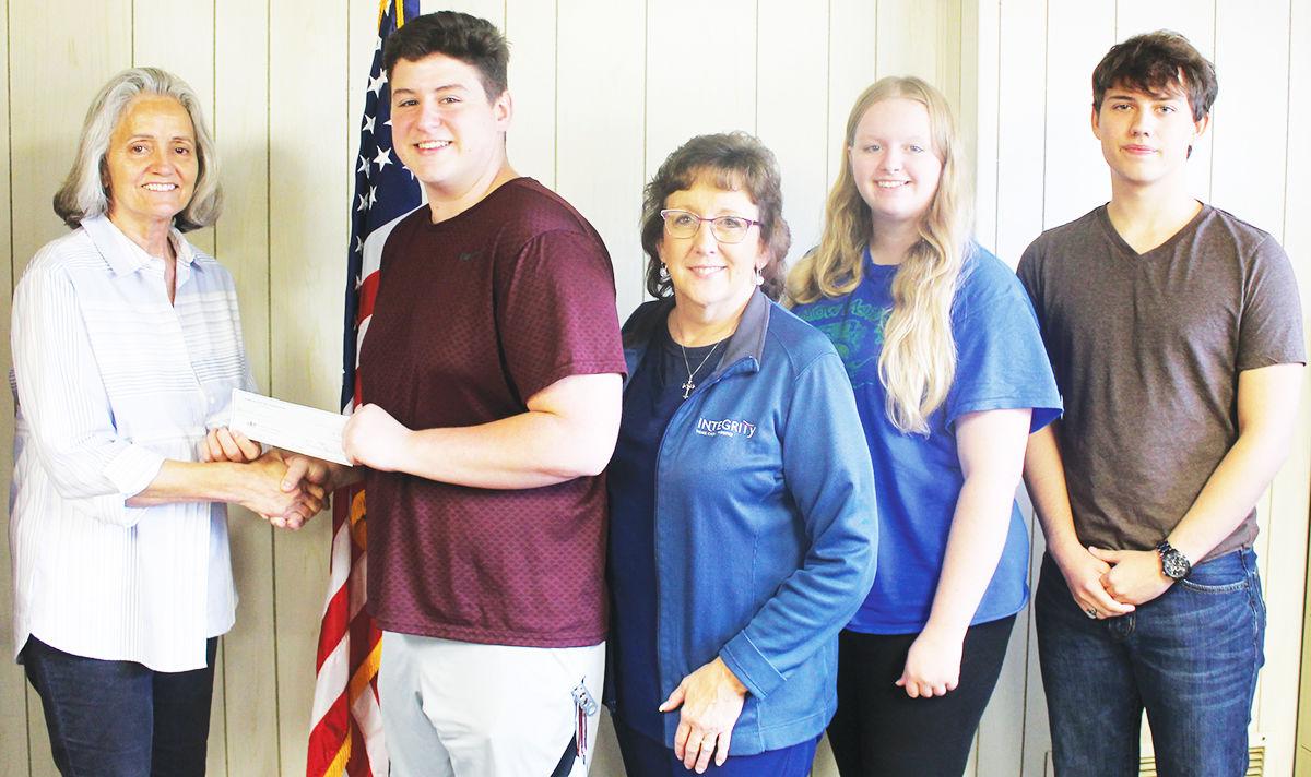  Seymour High School "Project Graduation 2020" committee, receives