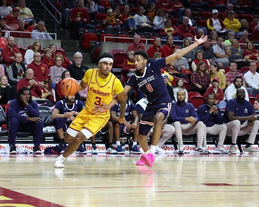 No. 6 Iowa State Cruises To Victory, Drops Jackson State To 0-10 ...