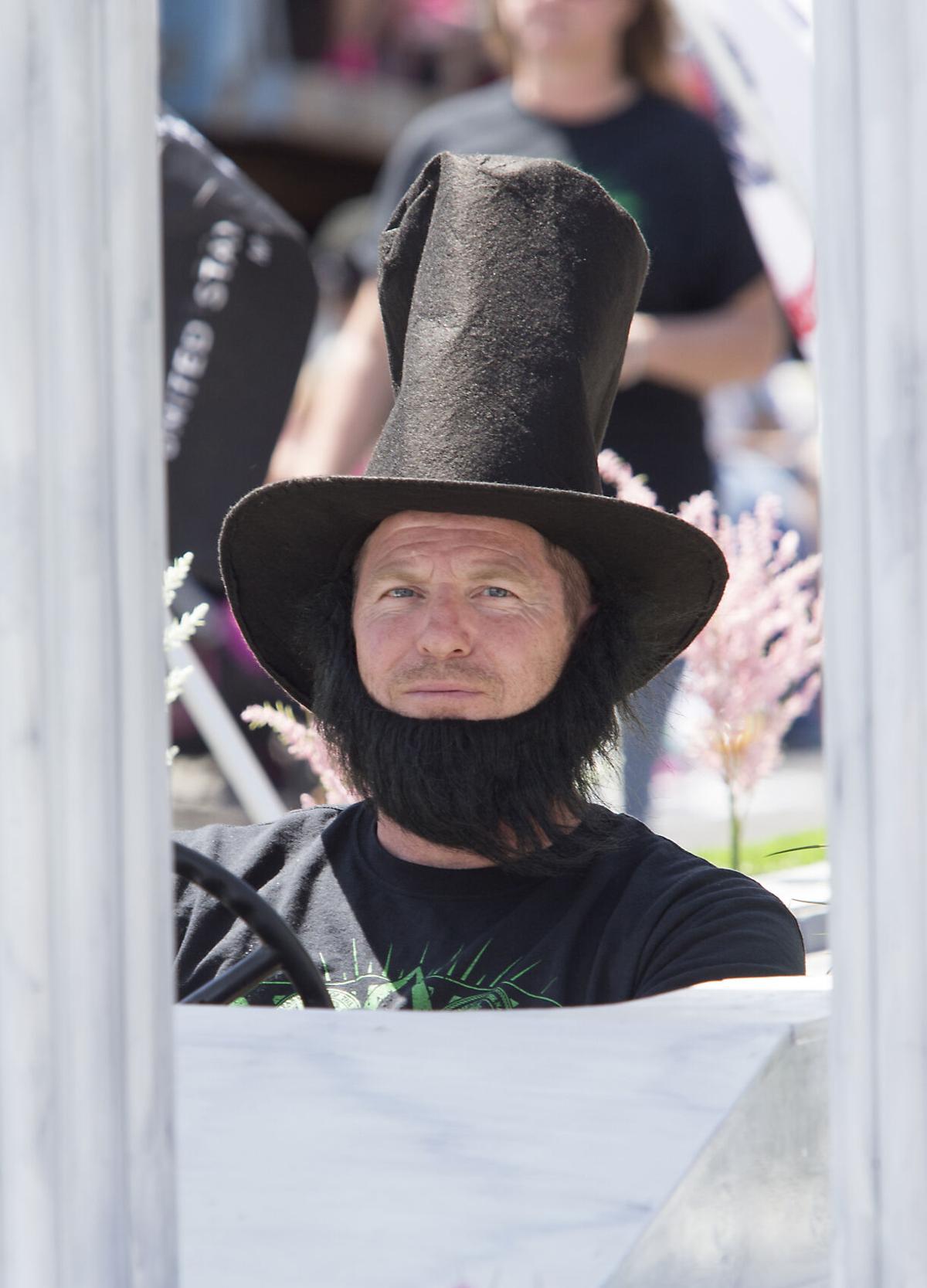 210615-newslocal-festivalparadegallery 12.jpg