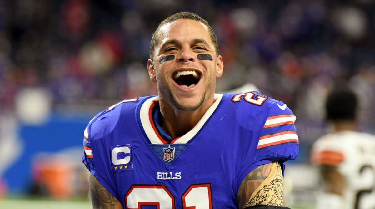 Poyer plays key role in Bills' injury-filled secondary