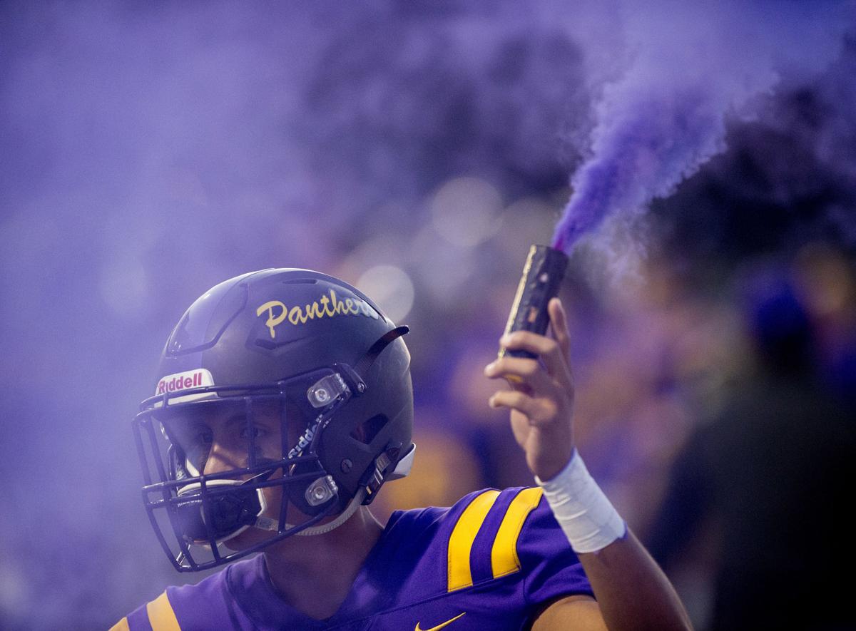 Big 9 Football Wenatchee Rolls Over Eisenhower 49 28 On