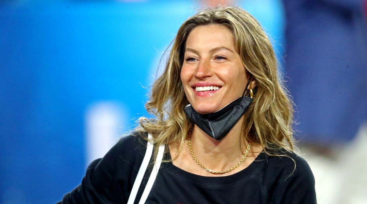 Gisele Bundchen Discusses 'Concerns' With Tom Brady Playing at 45 - Sports  Illustrated