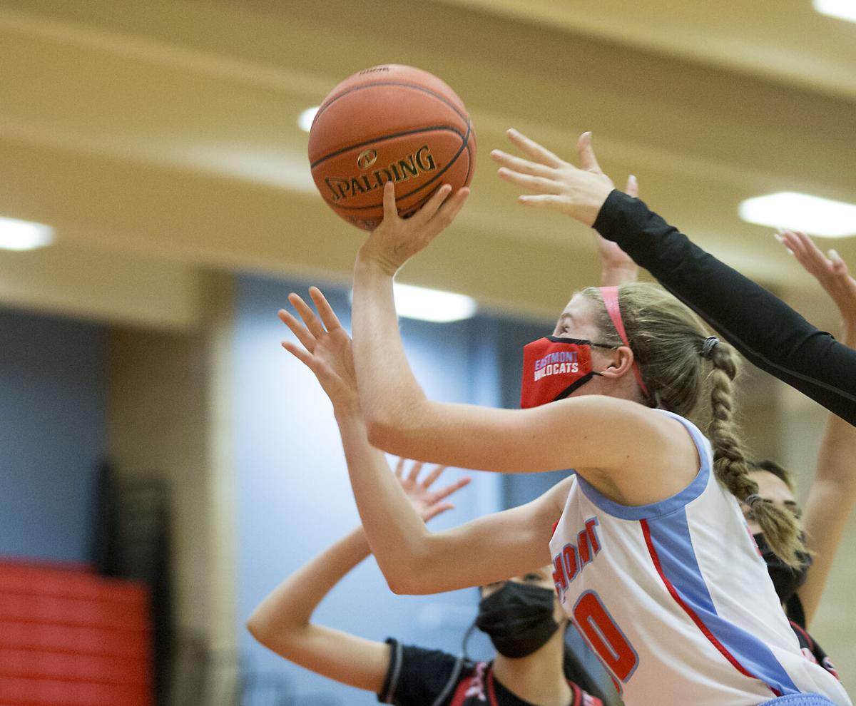 210609-sportslocal-ehssunnysidebballgallery 03.jpg