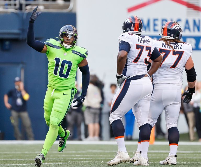 Seahawks Linebacker Uchenna Nwosu Named NFC Defensive Player Of The ...