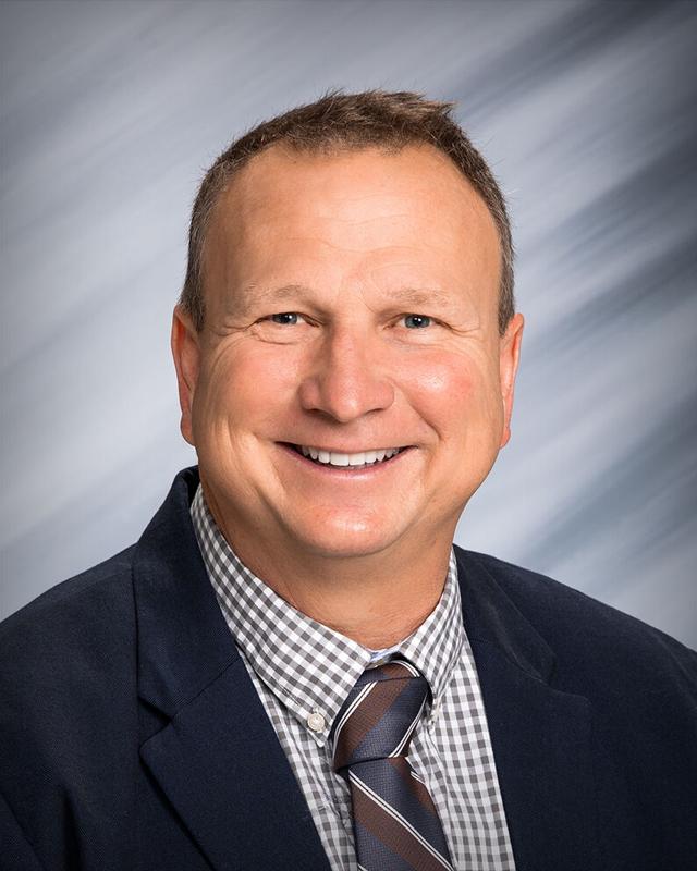 Poirier leading Wenatchee mayor race after first ballot count; Florea(02)