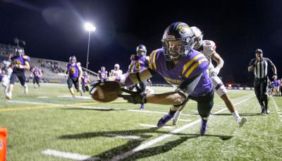 Big 9 Football Wenatchee Rolls Over Eisenhower 49 28 On