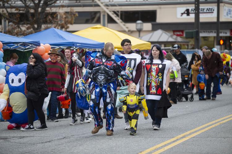 PHOTO GALLERY TrickorTreat on the Ave News