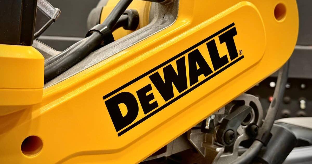 DeWalt's 'Long Lasting' 20V 4Ah Battery Set Is Nearly 50% Off at Walmart
