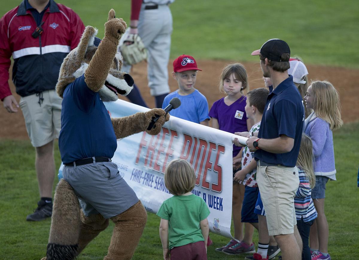 210610-sportslocal-applesoxwallawallagallery 19.jpg
