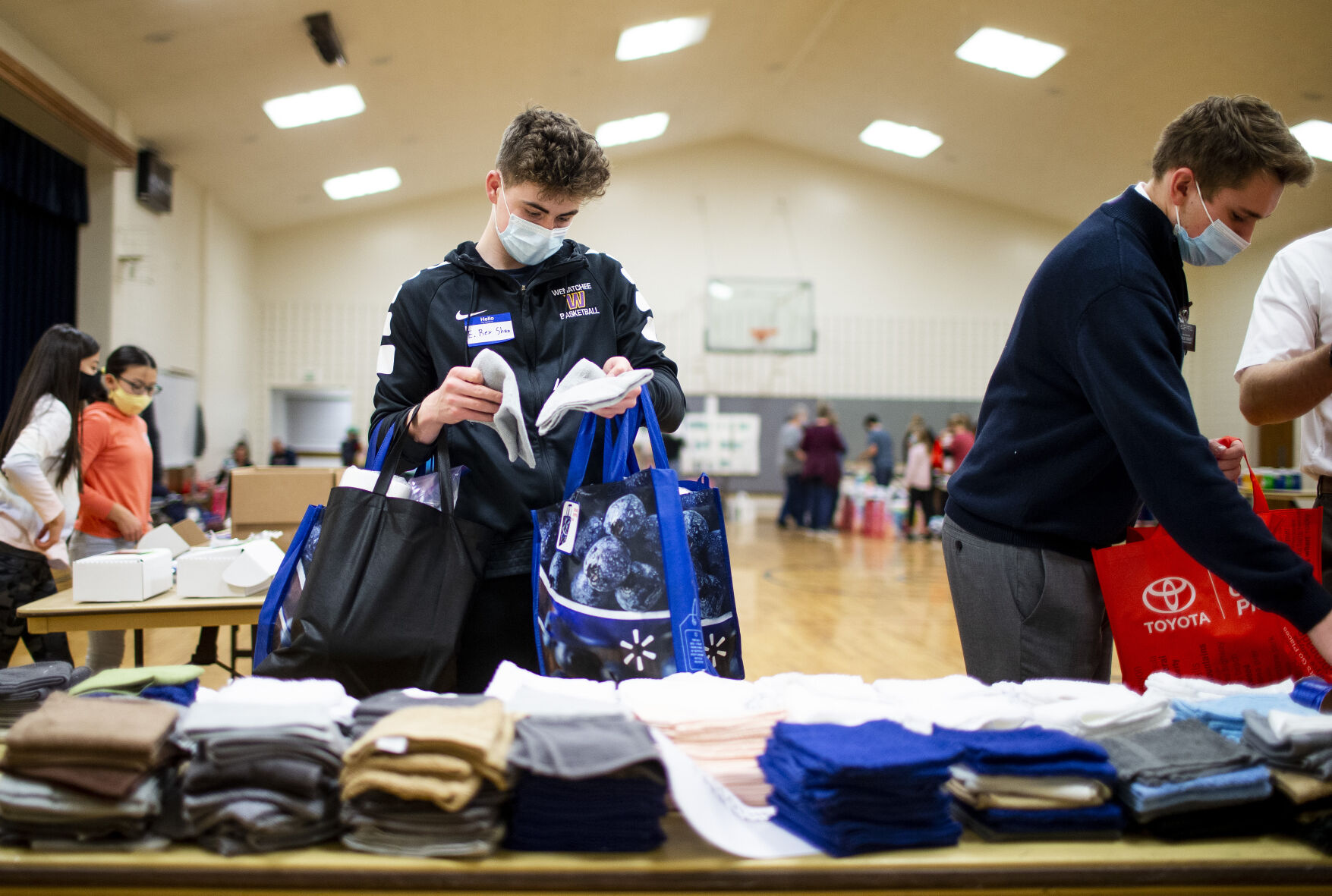 Assembling kits for those in need: 'It's a real huge blessing' | Local News - Vimarsana News