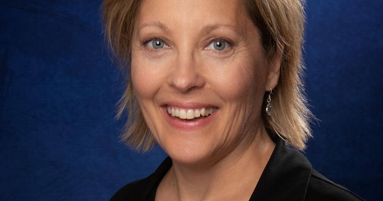 Leavenworth author to sign memoirs about drug smuggling, recovery - Vimarsana News