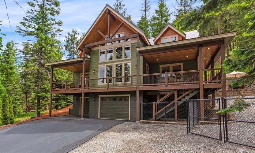 Listing of the Week Modern, luxurious American Craftsman home lifestyles