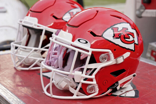 Best photos from Kansas City Chiefs' 1st padded training camp practice