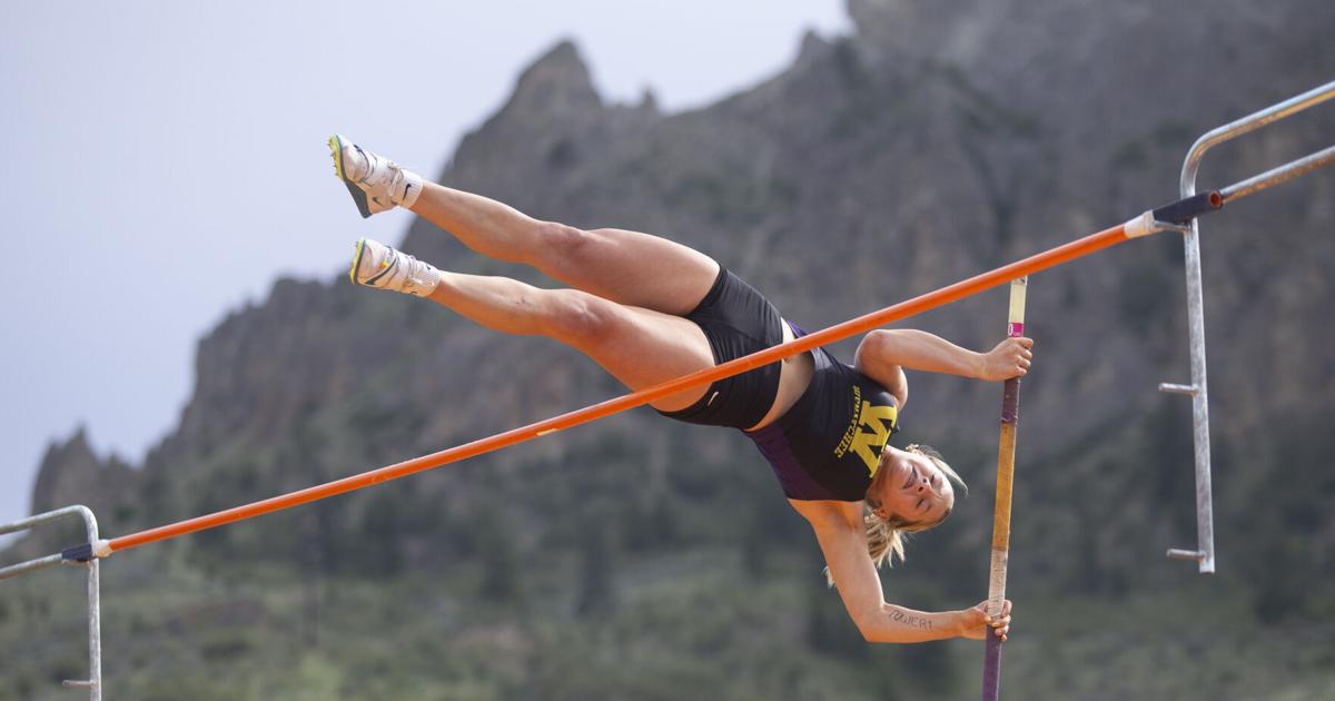 PHOTO GALLERY: Big Nine Conference meet No. 3