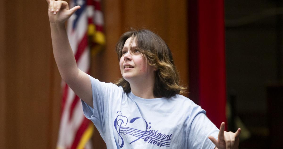 Wenatchee and Eastmont ASL programs collaborate for Sign Idol