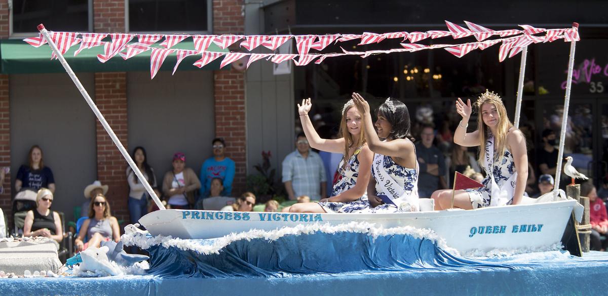 210615-newslocal-festivalparadegallery 17.jpg