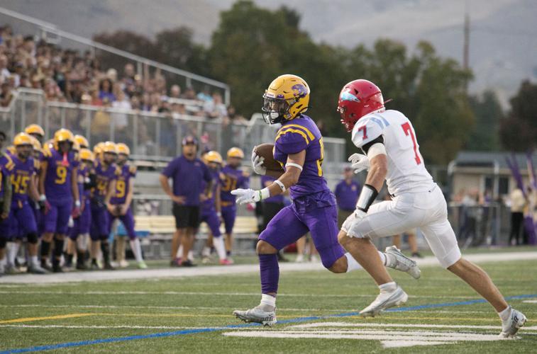 Photo gallery Eastmont football defeats Wenatchee 4910