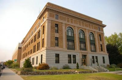 Charges lowered in domestic violence case after Chelan County