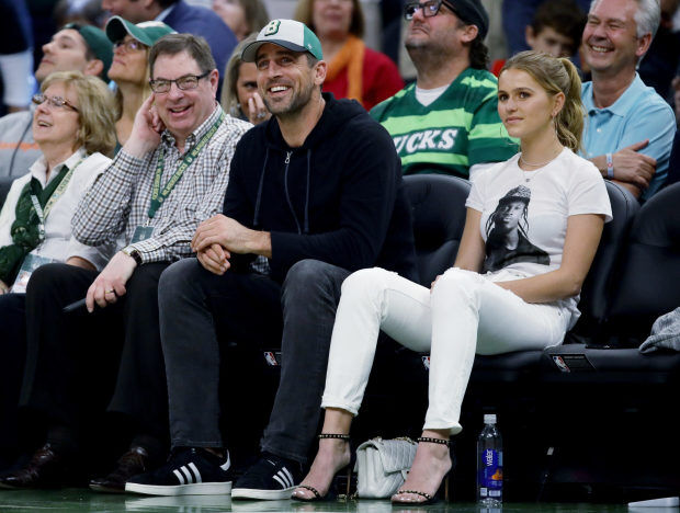 Jets QB Aaron Rodgers talks with Erin Andrews about new beginnings