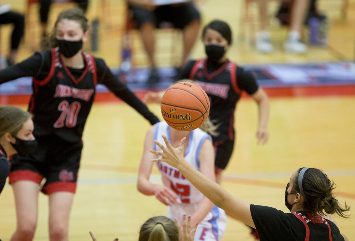 210609-sportslocal-ehssunnysidebballgallery 07.jpg