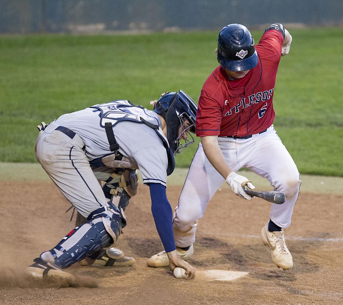210610-sportslocal-applesoxwallawallagallery 21.jpg