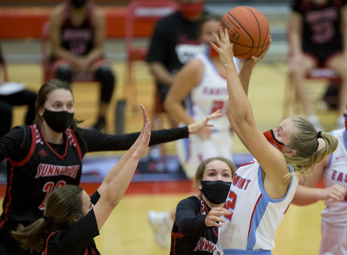 210609-sportslocal-ehssunnysidebballgallery 08.jpg