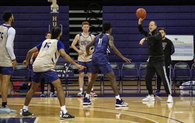 Uw Huskies Are Exceptionally Talented But Mike Hopkins Has