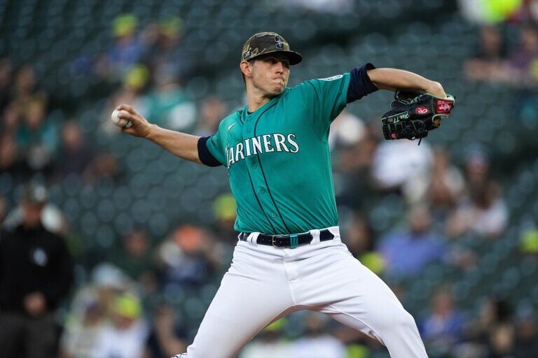 Chris Flexen struggled against the Reds