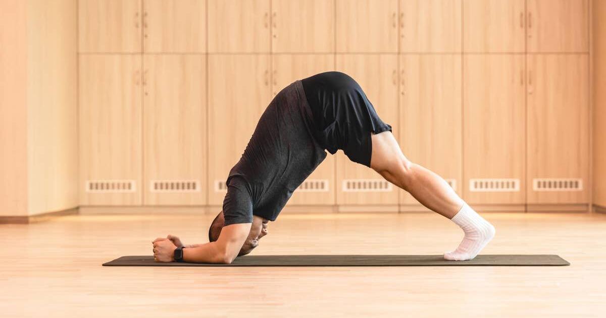 The 5 Simple Floor Stretches Men Need to Master to Significantly Boost Their Bedroom Performance