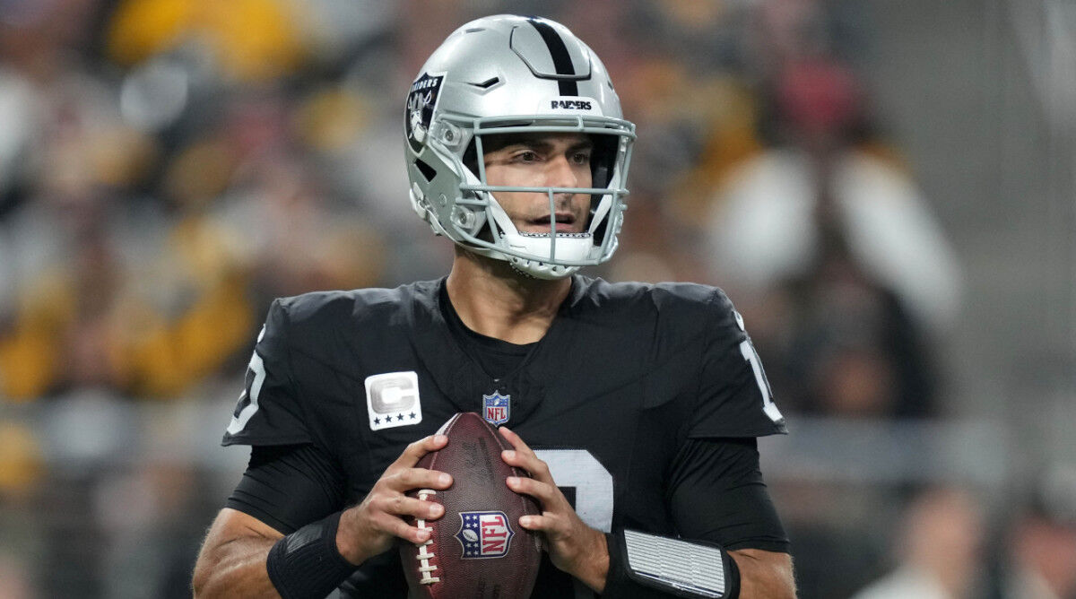 4 Quarterbacks Are Currently On The Raiders Roster - The Spun