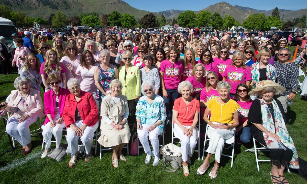 Photo Gallery Washington State Apple Blossom Festival Grand Parade