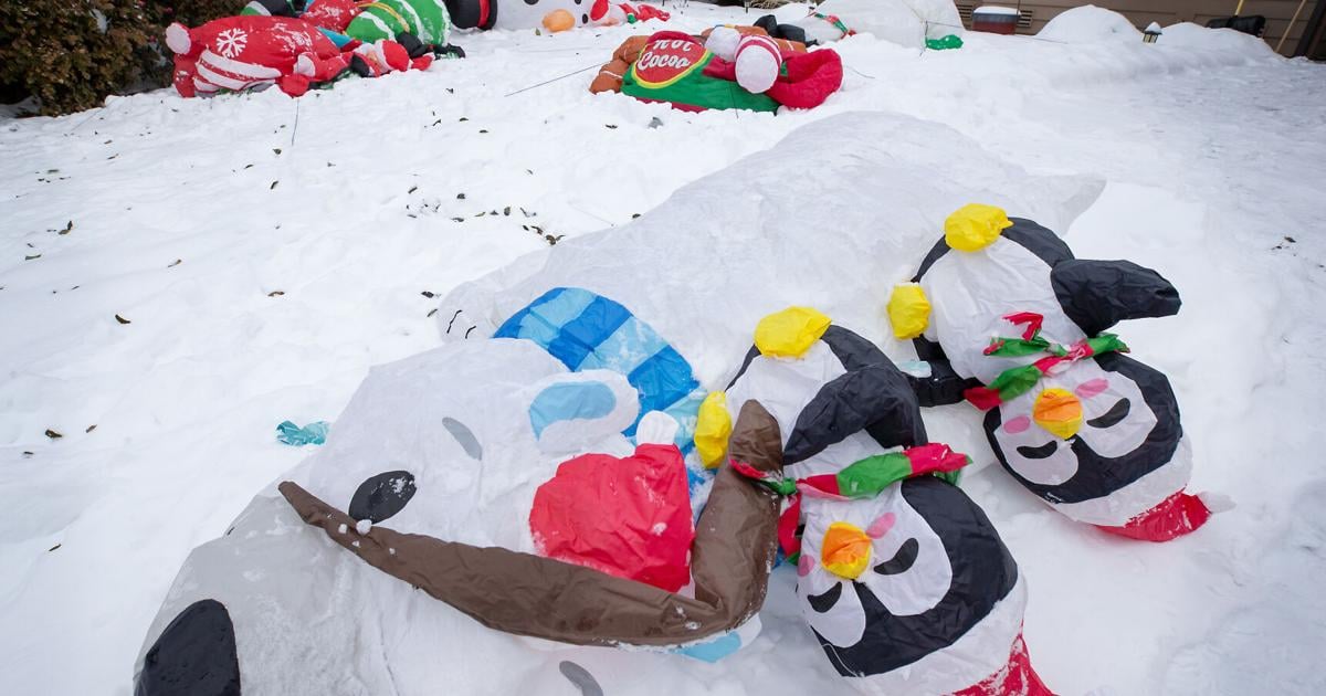Photo: Deflated inflatables | Local News | wenatcheeworld.com