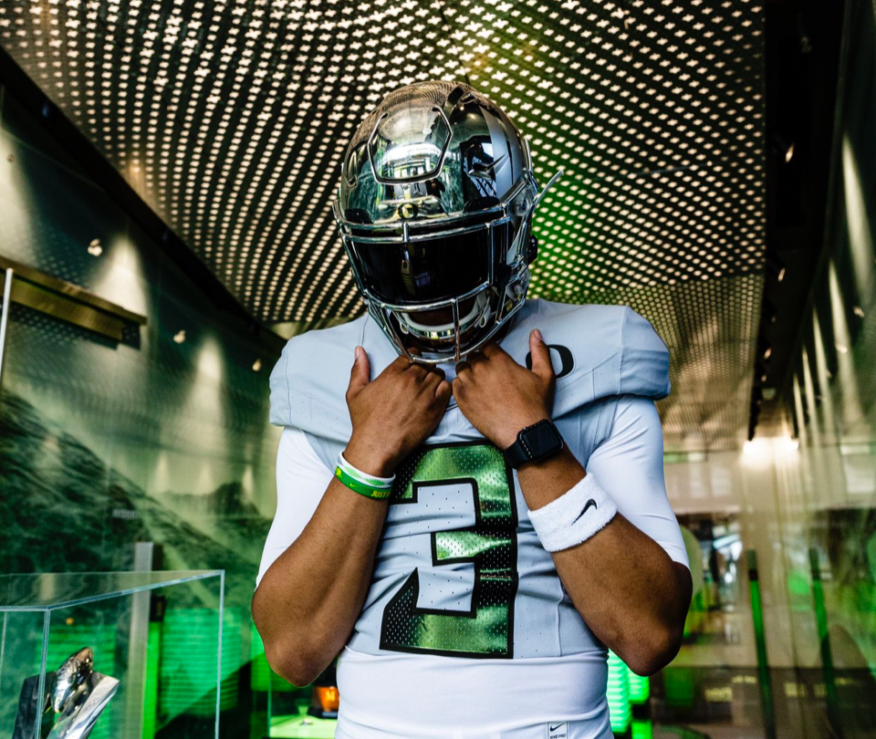 Pin by Chase Billings on Oregon ducks  Football poses College football  uniforms Ducks football