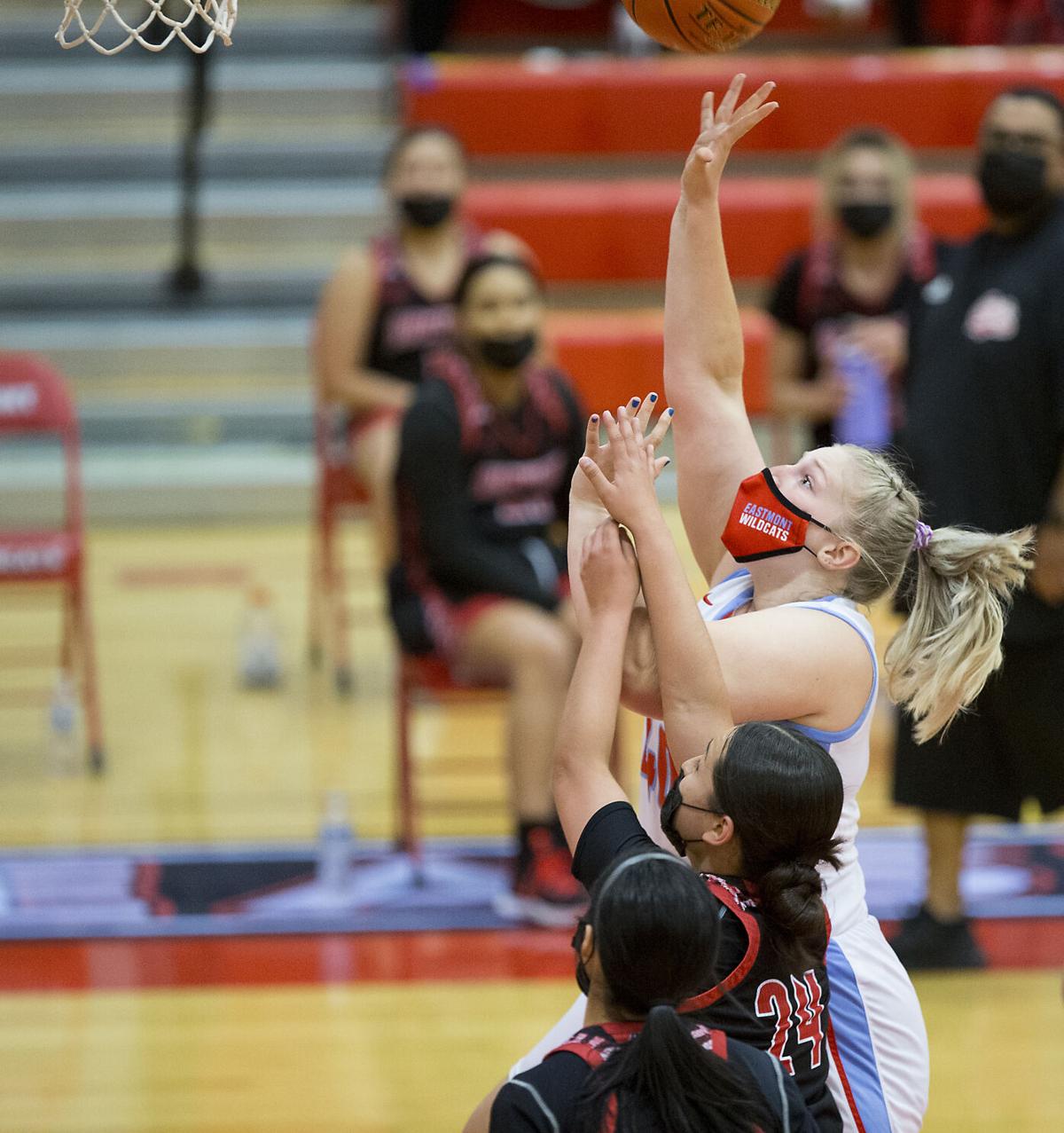 210609-sportslocal-ehssunnysidebballgallery 11.jpg