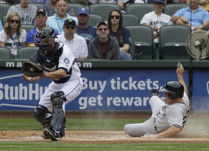 YANKEES: Andy Pettitte beats Mariners for 250th career win