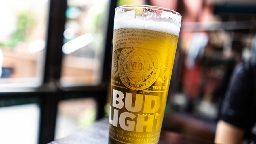 Garth Brooks says his new Nashville bar won't boycott Bud Light