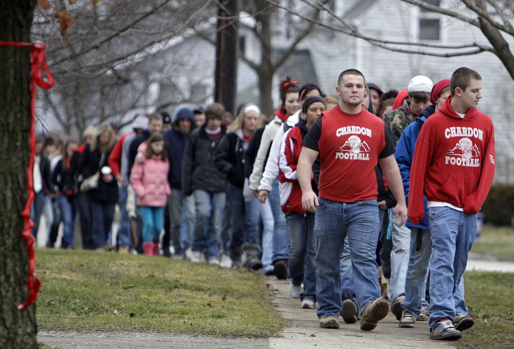 Classes resume at Ohio high school - 5cd3618b1eb1b.image 