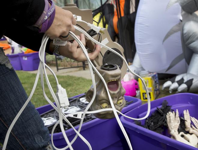 Photo gallery Decorating for Halloween in East Wenatchee News