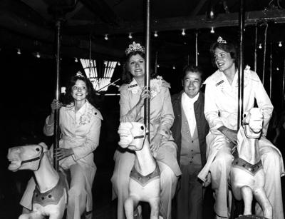 Old News 1978 Apple Blossom Royalty Enjoy The Carnival Local News Wenatcheeworld Com