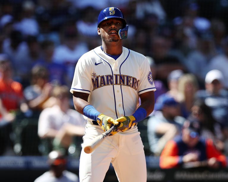 Kyle Lewis trade: Mariners send former Rookie of the Year to