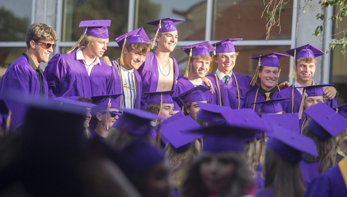 210605-newslocal-graduations_gallery 07.JPG