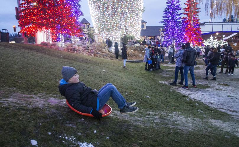 New format brings smaller, but lively crowd for Leavenworth lights