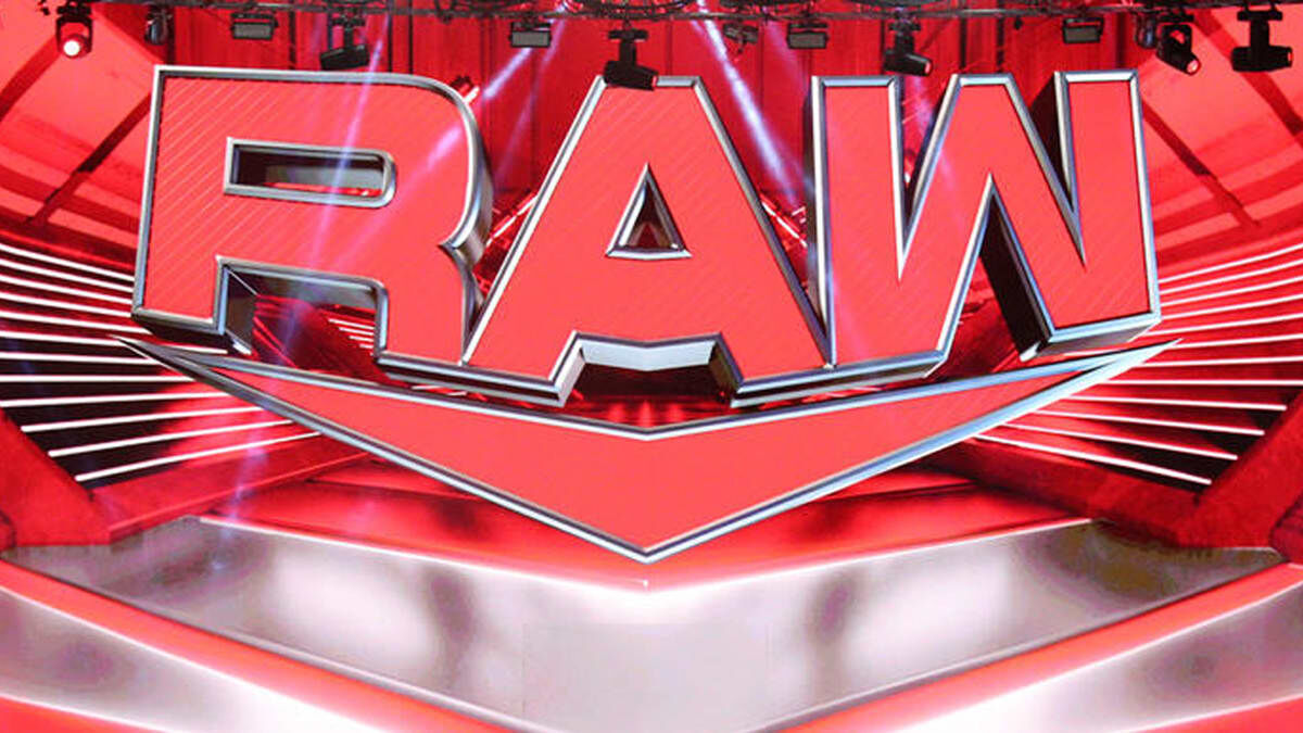 WWE Raw live results: Becky Lynch vs. Bayley steel cage match - WON/F4W -  WWE news, Pro Wrestling News, WWE Results, AEW News, AEW results