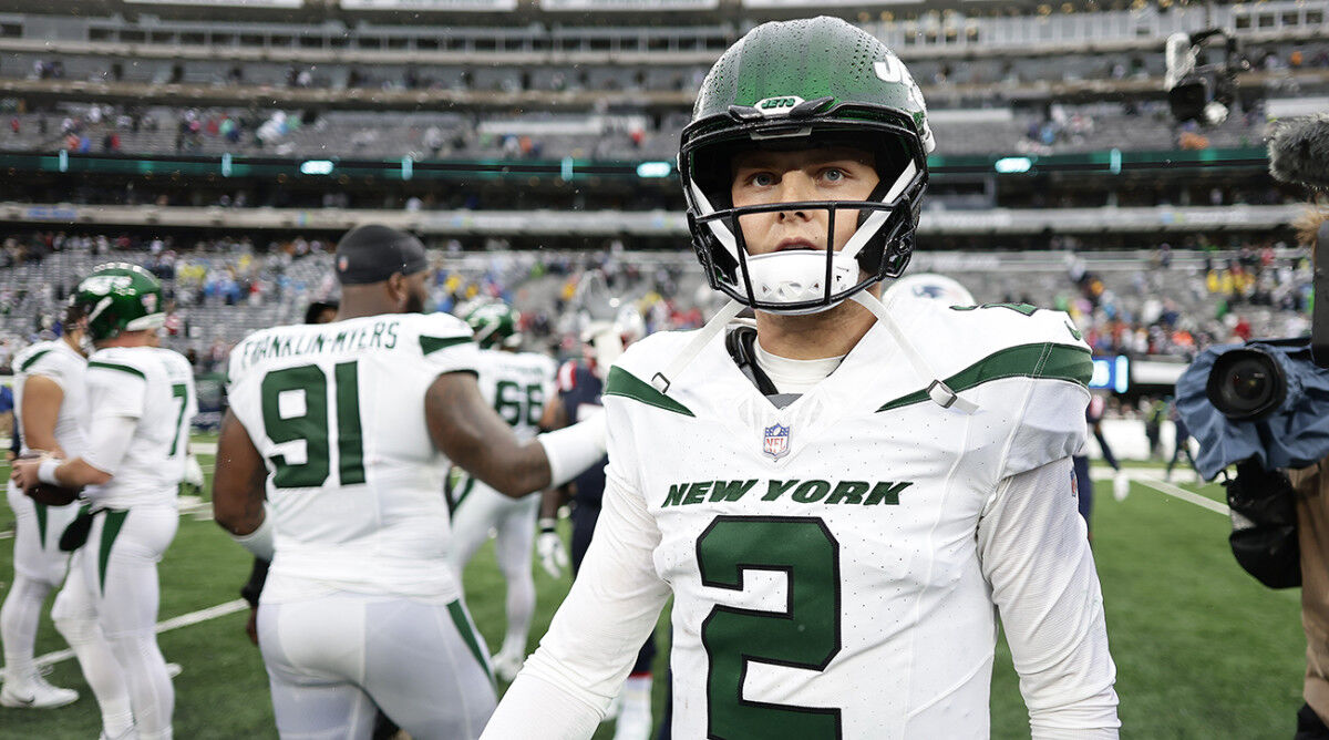 Jets QB Zach Wilson Rocks Custom Jersey At Mets Game