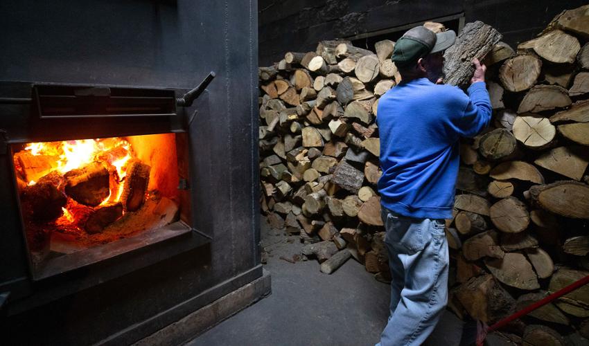 Wood furnace provides Wenatchee shelter with heat Local News