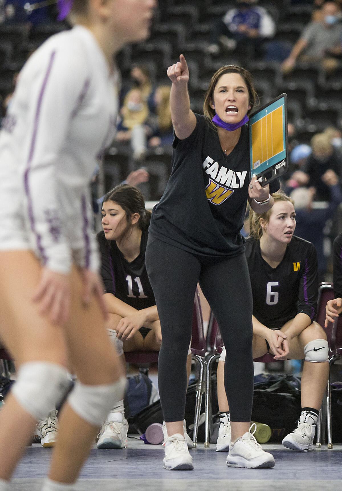 211120-sportslocal-wenatcheevolleyballgallery 13.jpg