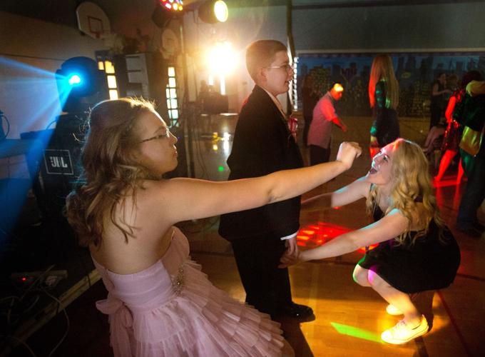 Photo gallery: Prom excitement | Local News | wenatcheeworld.com