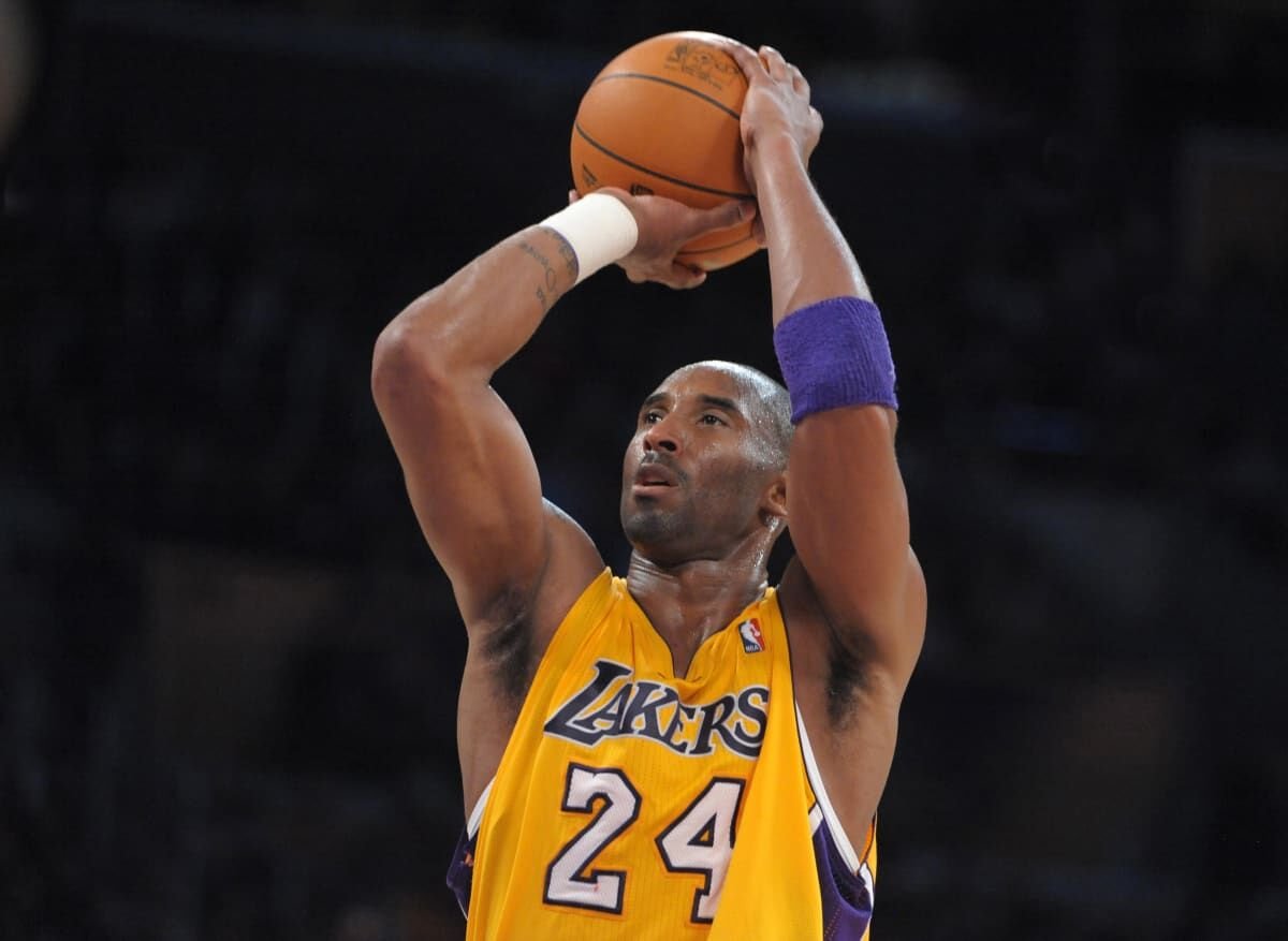 Why Did Kobe Bryant Change From No. 8 To No. 24? - Fadeaway World