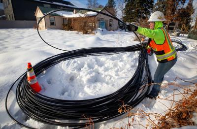 230104-newslocal-fiberoptics 01.jpg