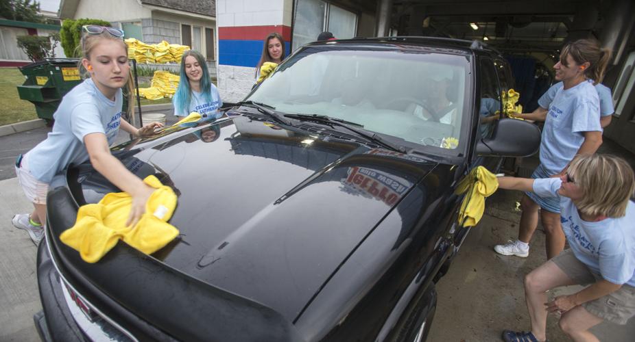 Crisp Jet Pro Car Wash Wenatchee Scene for Your Screen